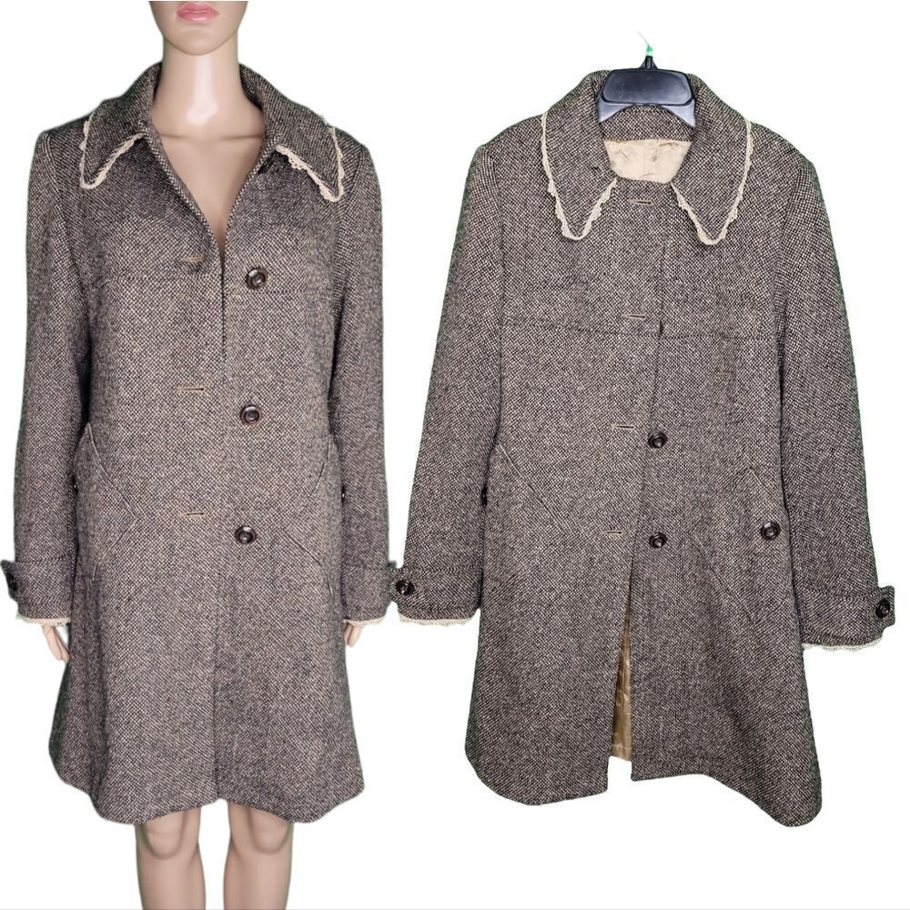 April May beautiful texture, classic Tweed coat.